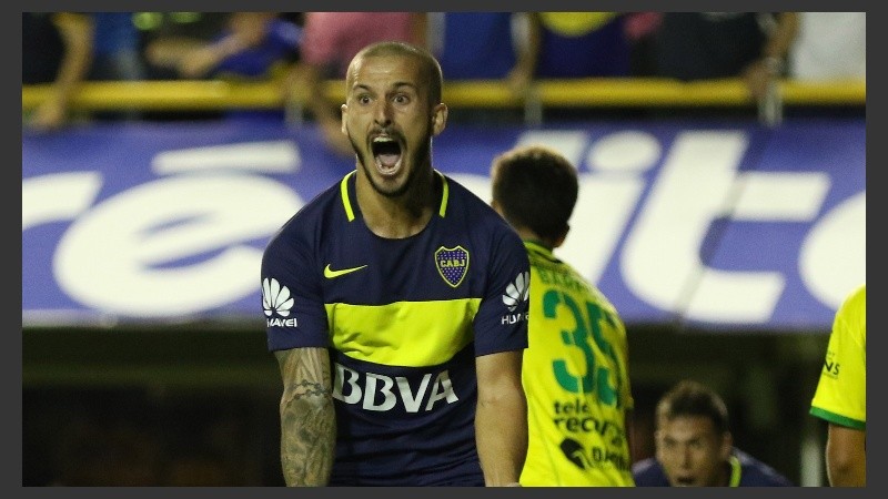 Benedetto le dio los tres puntos ante el Halcón de Varela.