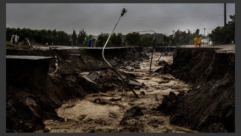 En Comodoro, barrios destruidos y bajo agua. 