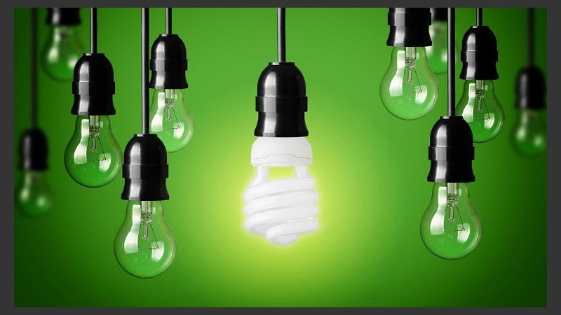 La primera de las charlas se titula “Energía, factor crítico para la toma de decisiones en tecnología”.