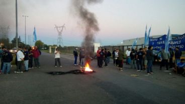 Piquete frente a uno de los supermercados ubicados en Circunvalación.