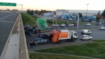 Recolectores de residuos se concentraron en Perón y Circunvalación.