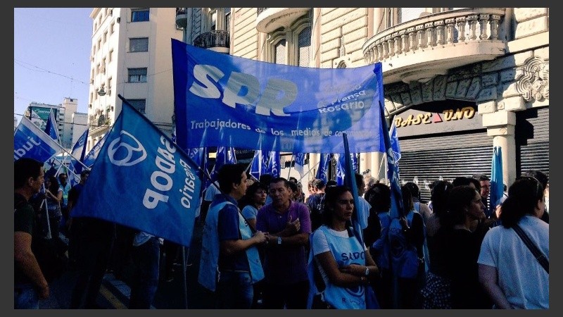 La columna del Sindicato de Prensa en la marcha del Movimiento Sindical Rosarino.