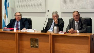 Los jueces que dictaron las sentencias a los policías.