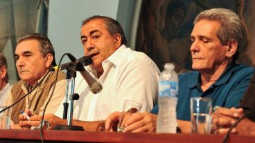 Daer habló en conferencia de prensa junto a Schmid y Acuña.