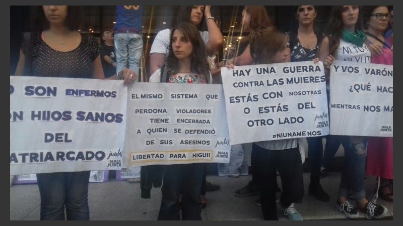 Cientos de mujeres se concentraron para pedir justicia por Micaela. 