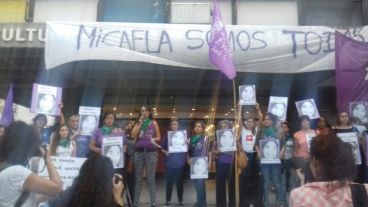 Cientos de mujeres se concentraron para pedir justicia por Micaela.