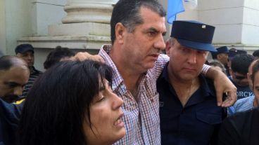 Néstor García y Andrea Lescano, papás de la chica fallecida.