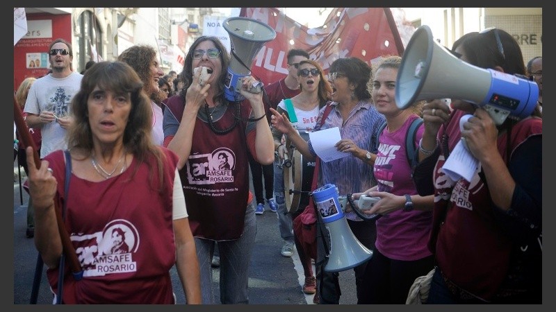 Imágenes de la marcha docente de este martes.