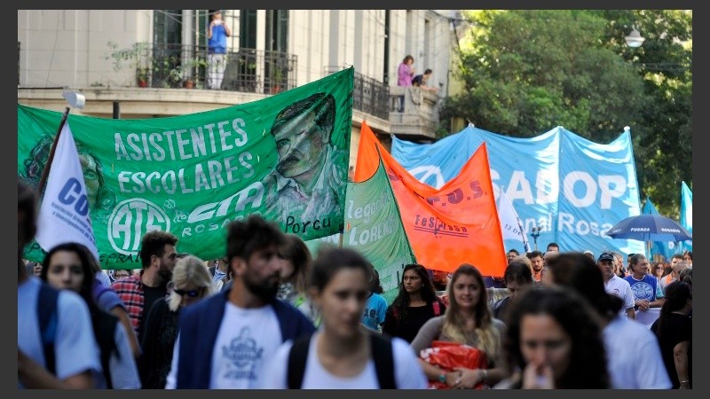 Imágenes de la marcha docente de este martes.