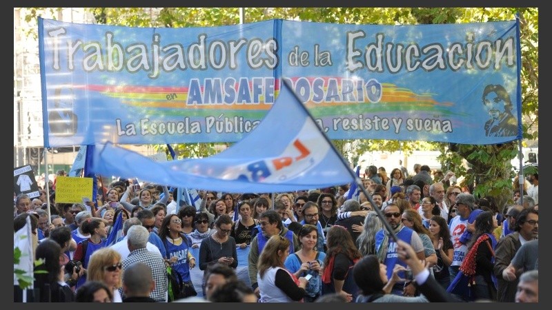 Imágenes de la marcha docente de este martes.