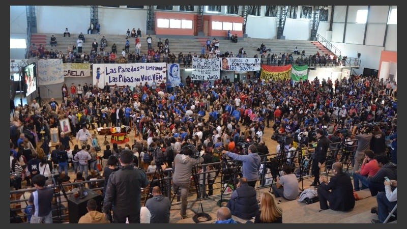 La vos del Indio de escuchó en directo en el velorio de Micaela. 
