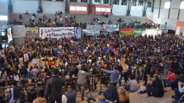 La vos del Indio de escuchó en directo en el velorio de Micaela.