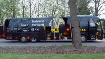 El colectivo oficial del club que sufrió el ataque.