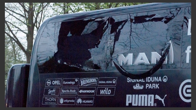 El colectivo oficial del club que sufrió el ataque.