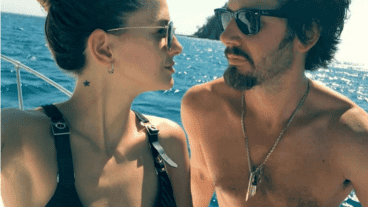 La pareja estuvo a los besos en un yate en Cartagena.