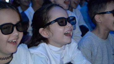 Los alumnos disfrutaron del cine 3D.