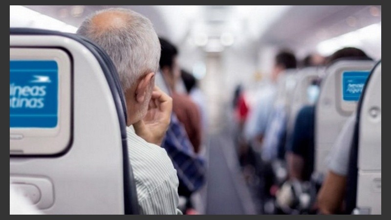 Desde Aerolíneas se informa que el promedio diario de pasajeros transportados en el feriado pascual será de 35 mil .