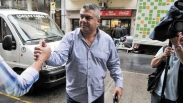 El presidente de la AFA se reunió con Messi en Barcelona.