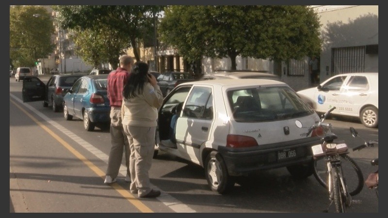 Choque múltiple de autos en Pellegrini al 3800.
