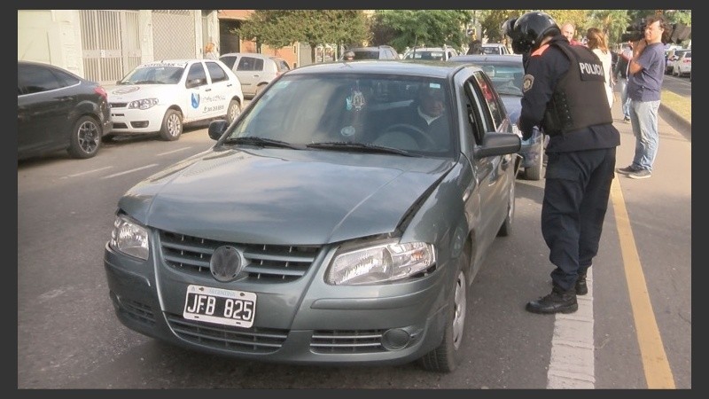 Choque múltiple de autos en Pellegrini al 3800.