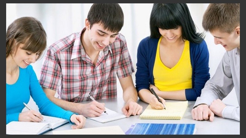 Este tipo de aprendizaje está totalmente centrado en el alumno y en su capacidad de desarrollar habilidades prácticas.