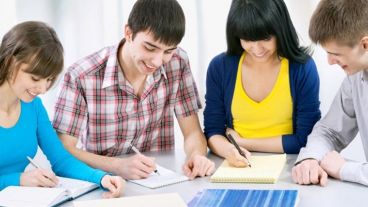 Este tipo de aprendizaje está totalmente centrado en el alumno y en su capacidad de desarrollar habilidades prácticas.