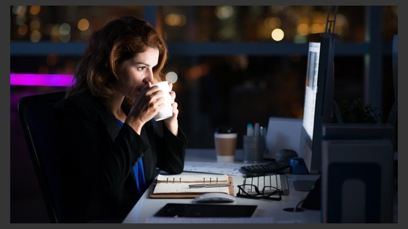 Los turnos laborales suelen producir problemas con el sueño porque crean disparidad entre el ciclo biológico de sueño y vigilia, y el horario de trabajo.