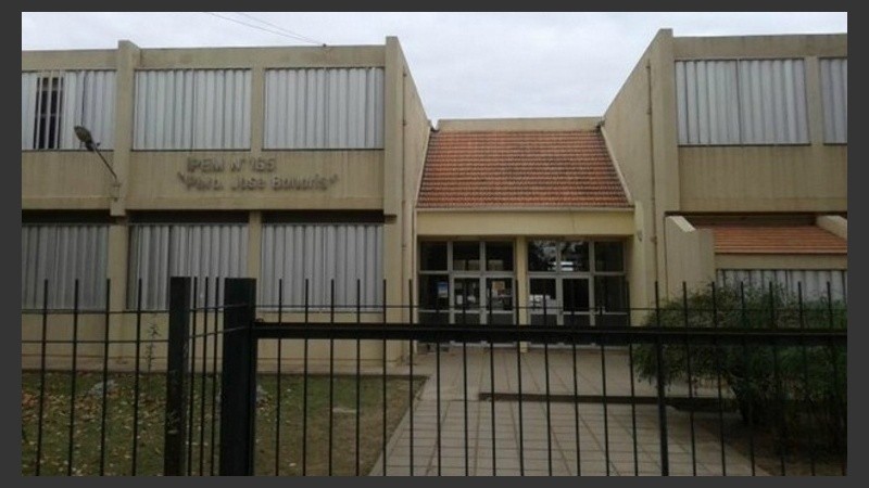 La escuela de Colonia Caroya en cuestión. 