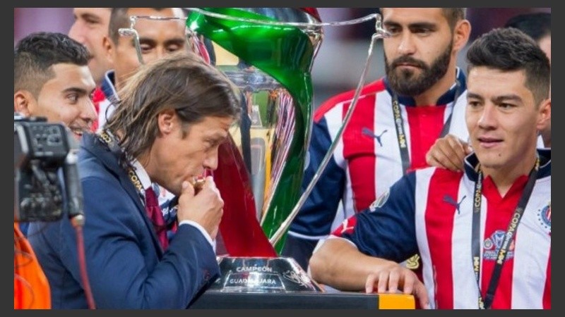 Almeyda celebró en México.