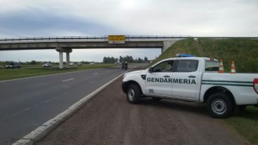 Gendarmería se apostó en la autopista Rosario-Córdoba.