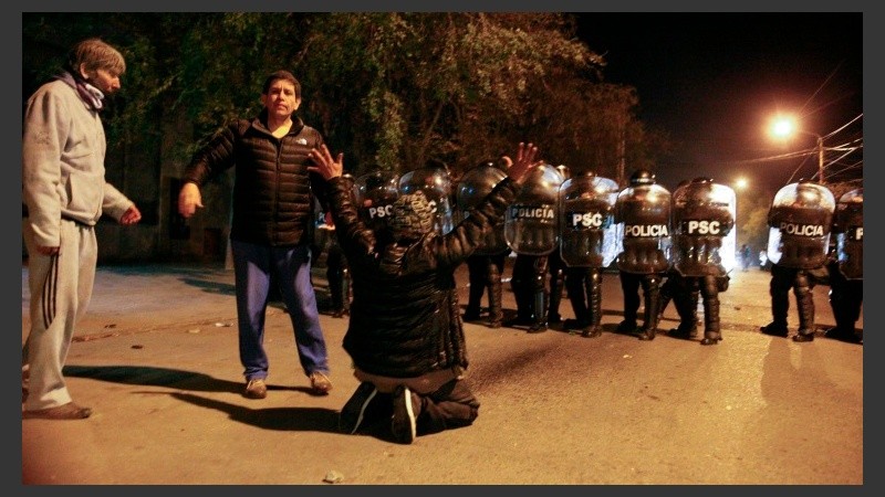 Hubo graves incidentes con heridos en Río gallegos. 
