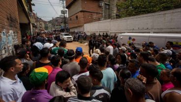 En un comunicado, la Fiscalía informó que una comisión investigará estos hechos. Oficialismo y oposición se atribuyen responsabilidades.