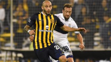 Pinola defiende ante Aleman.