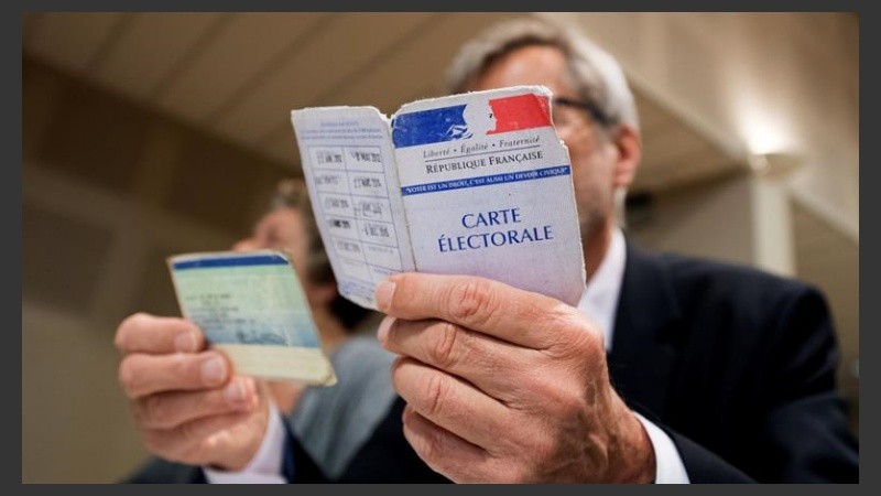 Fue la primera vez que Francia votó en elecciones presidenciales bajo estado de emergencia.