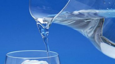 La jarra de agua gratuita no tiene cumplimiento en Rosario.