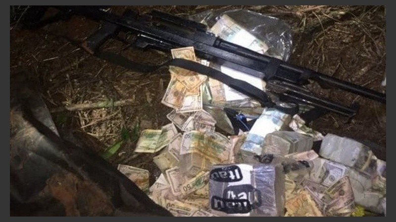 Las autoridades brasileras encontraron en la noche de este lunes un bolso con parte del multimillonario botín.