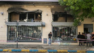 La casa de luminarias ocupa toda la esquina.