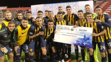 Central y la clásica foto con el cheque de la clasificación.