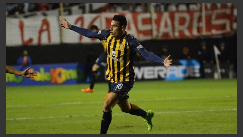 Mauricio Martínez en pleno festejo de su golazo. 