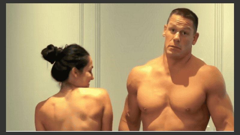 Una pareja de famosos se quitó la ropa en YouTube.