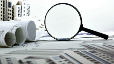 Consta de 16 asignaturas distribuidas en cinco cuatrimestres, previendo que el dictado del primero comience en julio.