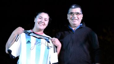 Gabriela, la ganadora de la camiseta de la selección firmada por Messi.
