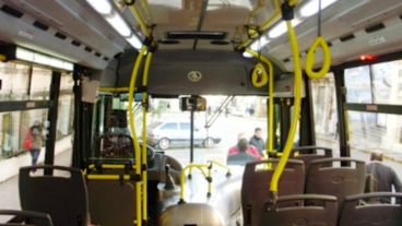El hecho ocurrió en un colectivo del transporte público.