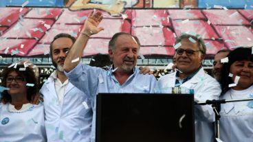 El acto fue en la carpa docente sobre la Plaza de los dos Congresos.