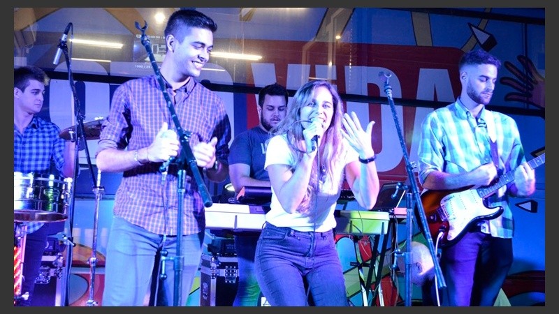 La jornada concluyó con un recital de la banda Naoma.