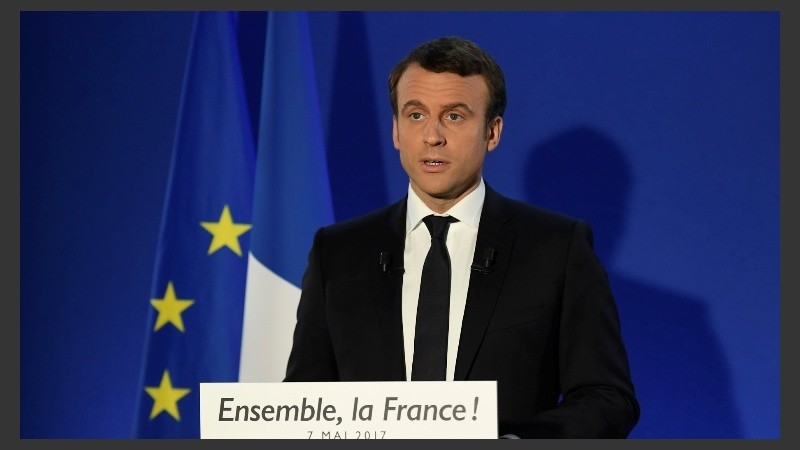 Macron habló y llamó a la unidad del país.