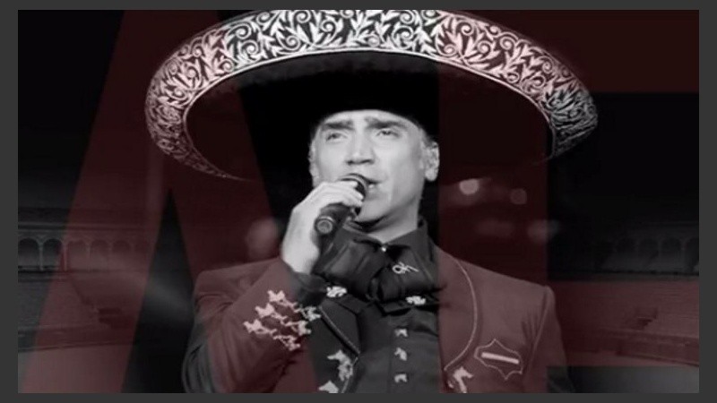 Alejandro Fernández tuvo un mal momento en un show. 