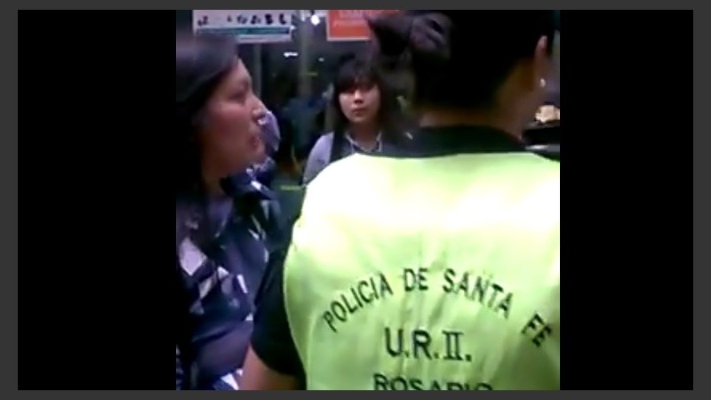 El episodio ocurrió en la entidad de peatonal San Martín, entre Córdoba y Santa Fe.