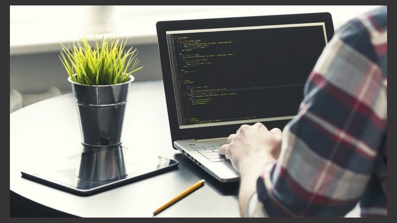 La capacitación se complementa con prácticas integrativas y la realización de un proyecto final.