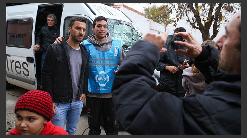 Nacho Scocco recibió el cariño de los hinchas. 